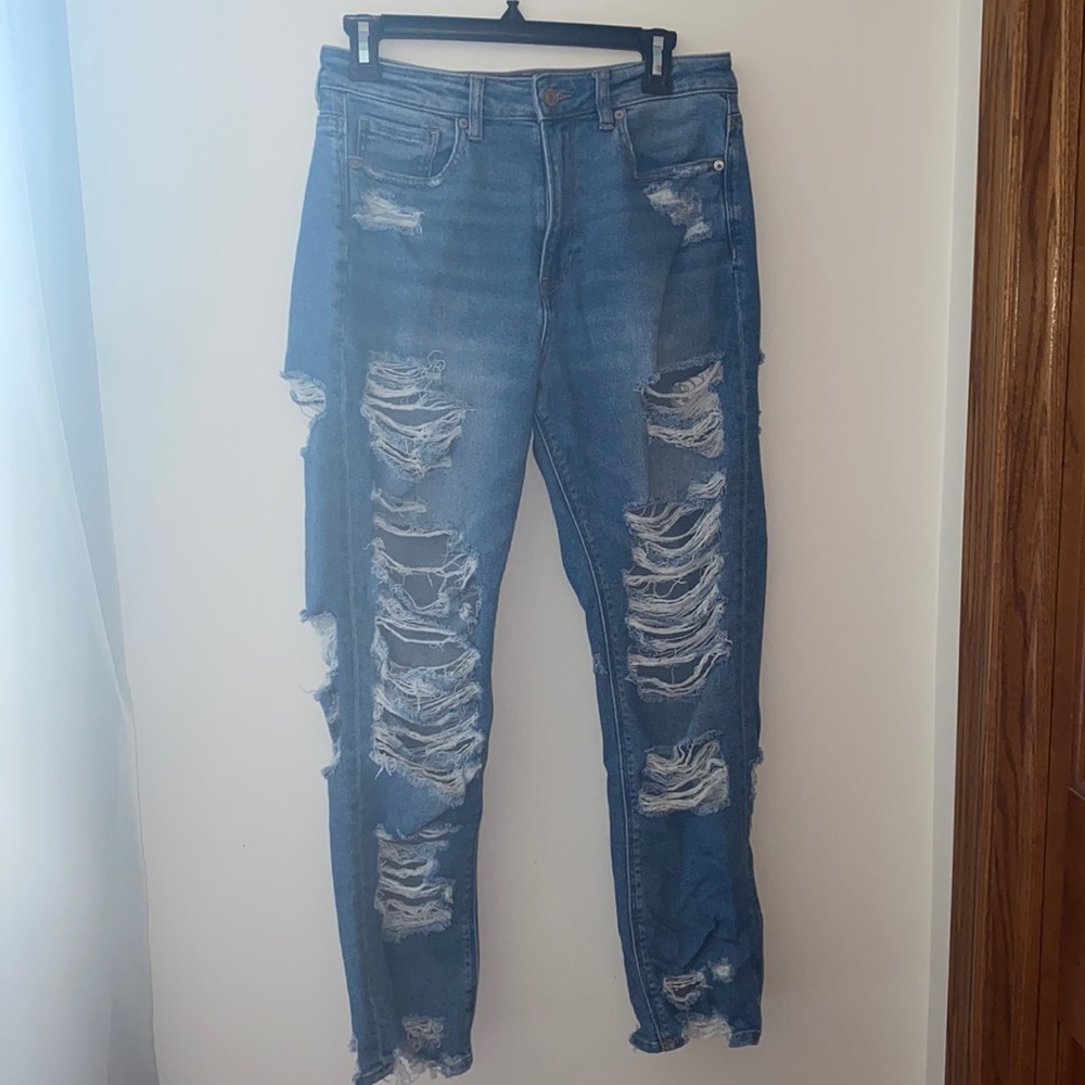 American Eagle Light Wash Ripped Mom Jeans
